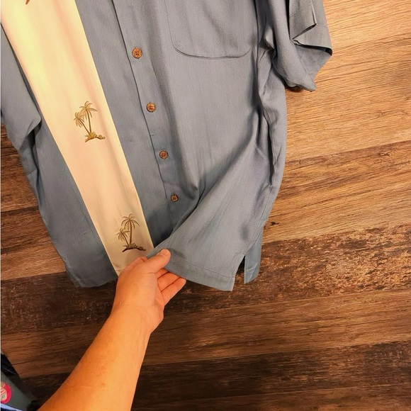 Tiki Classic Palm Tree 100% Silk Tropical Vibes Men's Blue and Cream Shirt - Picture 3 of 8